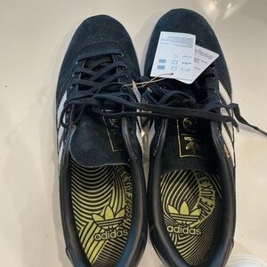 Adidas Men's Black and White Sneakers